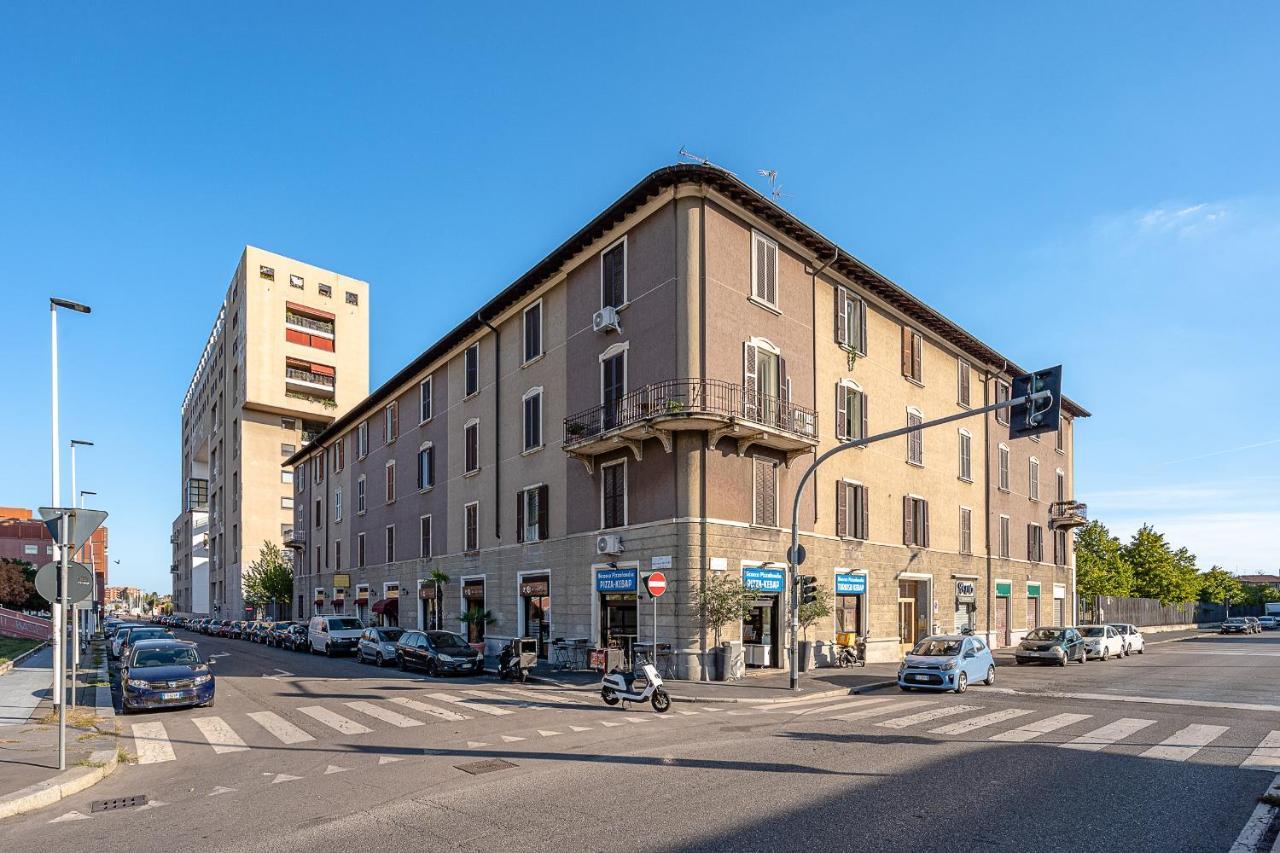 Design Suite In The Heart Of Bicocca University Milan Extérieur photo